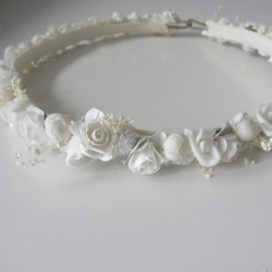 Corona estrecha flores blanco, blanco roto y marfil para niñas comunion y arras