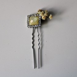 Square nacre hairpin with diamonds