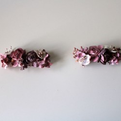 Dos pasadores de flores rosa viejo para comunion. COLECCIÓN EMPOLVADOS