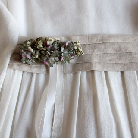 Blue and green flowers in a small belt