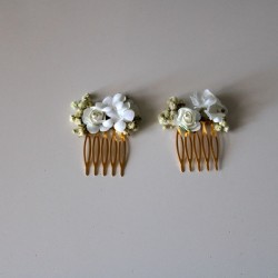Dos mini peinetas de flores tostado y marfil palido para comunion y arras. COLECCIÓN CLÁSICOS