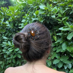 Cinta cuero oro envejecido con broche en morado y oro