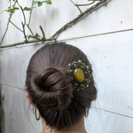 Cinta cuero oro envejecido con broche en oro piedra oro verdoso